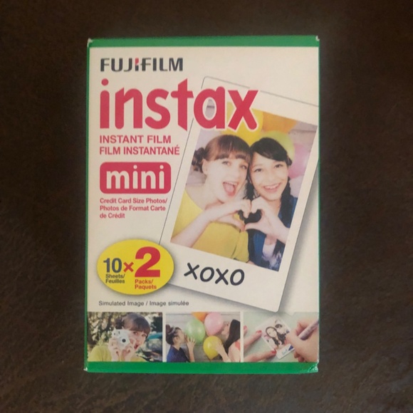 FujiFilm Insta 8 Camera With 6 Boxes of Instant Film - Picture 3 of 5